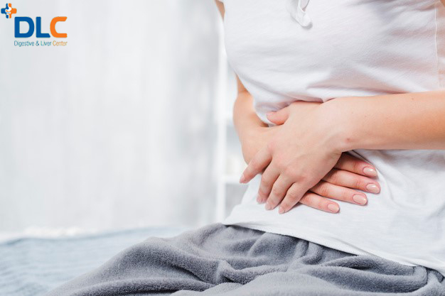 Khi bạn cảm thấy đau bụng bất thường, hãy đi kiểm tra để biết có cần nội soi đại tràng không?